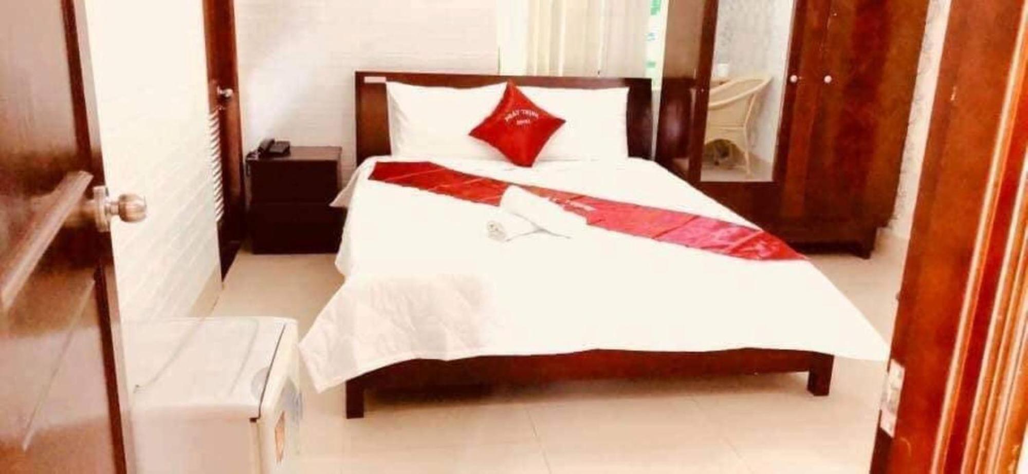 Phat Thinh Hotel Thành Pho Ho Chí Minh Esterno foto